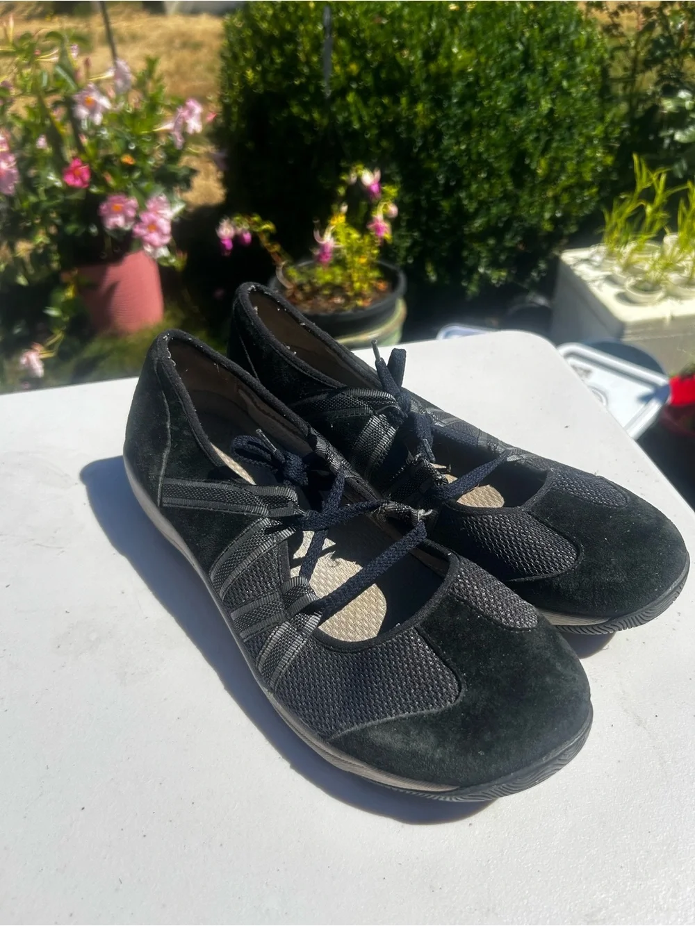 Dansko Honey Women’s Black Gray Mary Jane Sneakers Size 39/8.5US